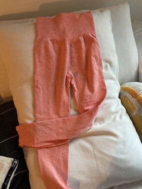 High-Waist Coral Pink Knit Leggings